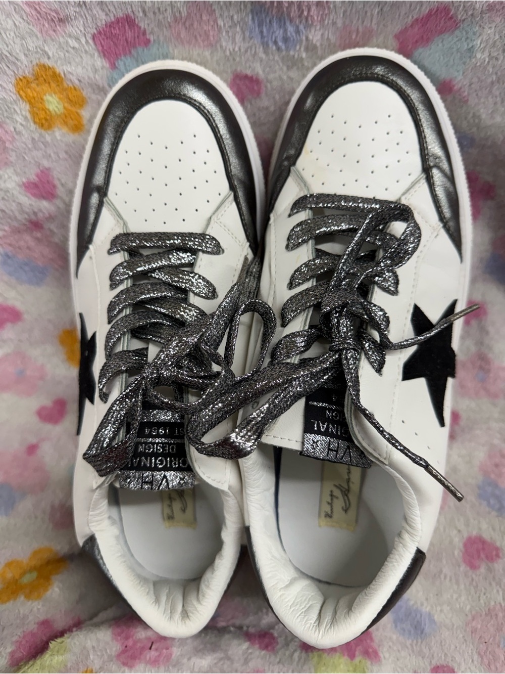 Vintage Havana White Sneakers with Black Star and Metallic Silver Laces